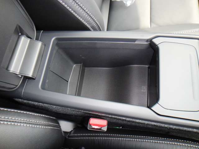 ボルボ ＸＣ４０ アルティメット Ｂ４ ＡＷＤ ４ＷＤ R6年 (東北) 99