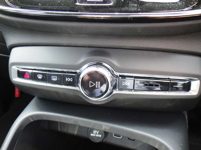 ボルボ ＸＣ４０ アルティメット Ｂ４ ＡＷＤ ４ＷＤ R6年 (東北) 99