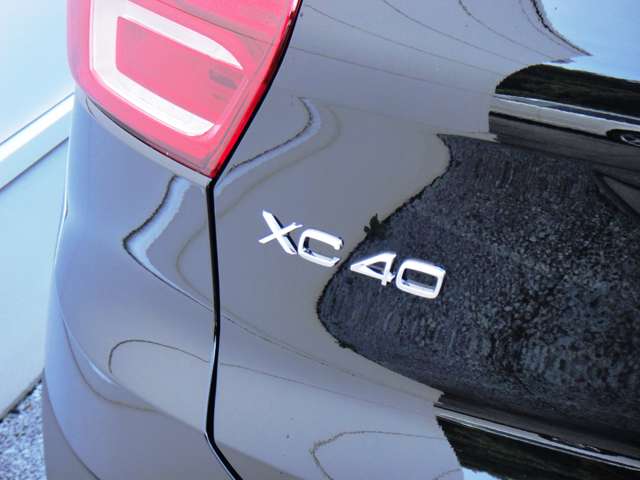 ボルボ ＸＣ４０ Ｂ４ ＡＷＤ Ｒデザイン ４ＷＤ R3年 (東北) 99
