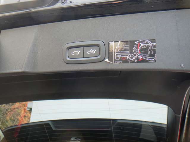 ボルボ ＸＣ４０ Ｂ４ ＡＷＤ Ｒデザイン ４ＷＤ R3年 (東北) 99