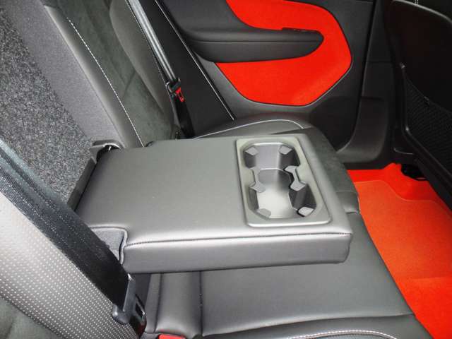 ボルボ ＸＣ４０ Ｂ４ ＡＷＤ Ｒデザイン ４ＷＤ R3年 (東北) 99