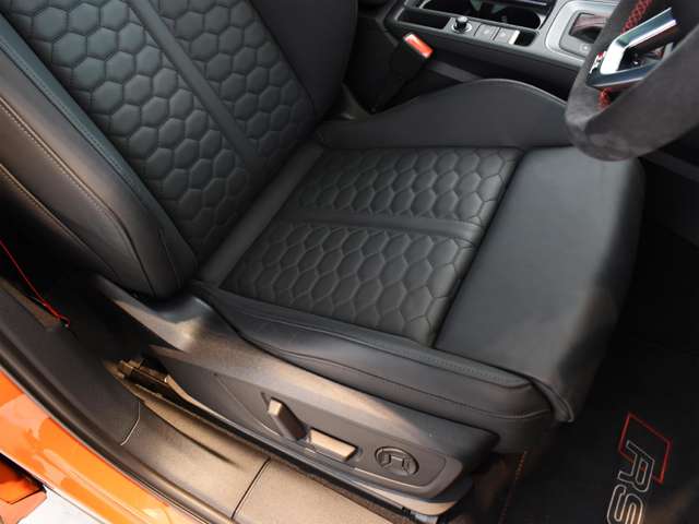 アウディ ＲＳ　Ｑ３ ２．５ ４ＷＤ R3年 (関東) 99