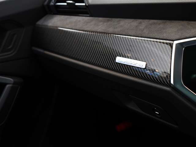 アウディ ＲＳ　Ｑ３ ２．５ ４ＷＤ R3年 (関東) 99