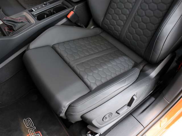 アウディ ＲＳ　Ｑ３ ２．５ ４ＷＤ R3年 (関東) 99