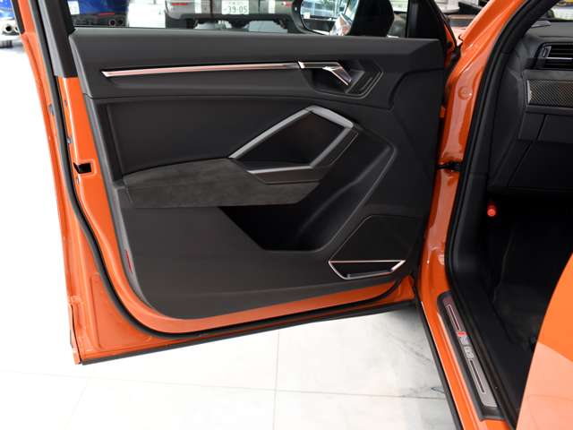 アウディ ＲＳ　Ｑ３ ２．５ ４ＷＤ R3年 (関東) 99