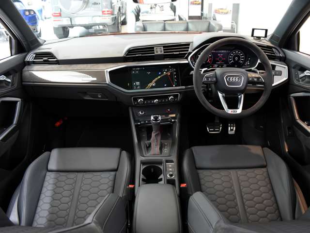 アウディ ＲＳ　Ｑ３ ２．５ ４ＷＤ R3年 (関東) 99