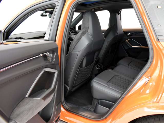 アウディ ＲＳ　Ｑ３ ２．５ ４ＷＤ R3年 (関東) 99