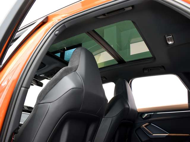 アウディ ＲＳ　Ｑ３ ２．５ ４ＷＤ R3年 (関東) 99