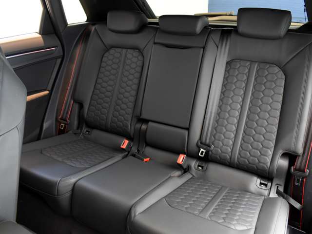 アウディ ＲＳ　Ｑ３ ２．５ ４ＷＤ R3年 (関東) 99