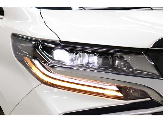 トヨタ アルファード　ハイブリッド ハイブリッド ２．５ ＳＲ Ｃパッケージ Ｅ－ＦＯＵＲ ４ＷＤ R5年 (東海) 99