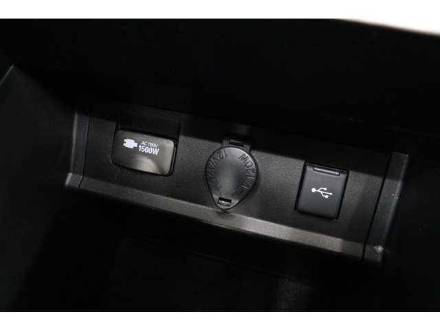 トヨタ アルファード　ハイブリッド ハイブリッド ２．５ ＳＲ Ｃパッケージ Ｅ－ＦＯＵＲ ４ＷＤ R5年 (東海) 99