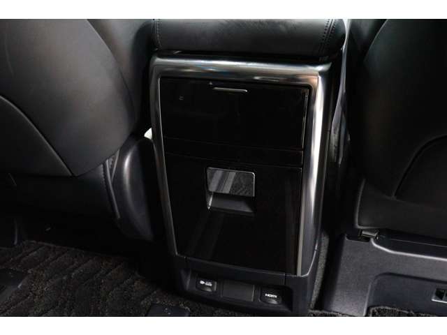 トヨタ アルファード　ハイブリッド ハイブリッド ２．５ ＳＲ Ｃパッケージ Ｅ－ＦＯＵＲ ４ＷＤ R5年 (東海) 99