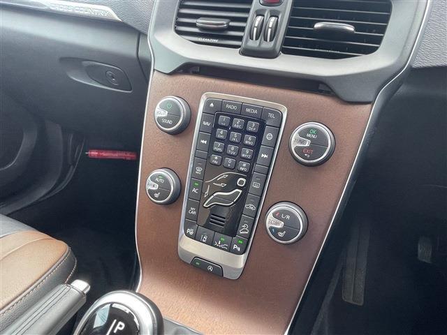 ボルボ Ｖ４０クロスカントリー Ｔ５ ＡＷＤ サマム ４ＷＤ H28年 (東北) 99