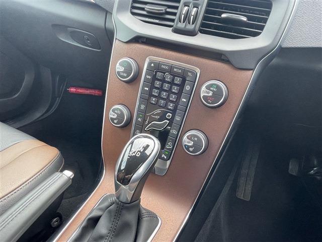 ボルボ Ｖ４０クロスカントリー Ｔ５ ＡＷＤ サマム ４ＷＤ H28年 (東北) 99