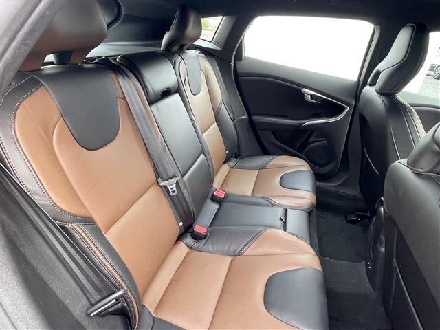 ボルボ Ｖ４０クロスカントリー Ｔ５ ＡＷＤ サマム ４ＷＤ H28年 (東北) 99