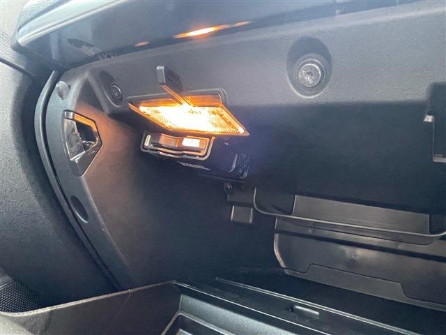 ボルボ Ｖ４０クロスカントリー Ｔ５ ＡＷＤ サマム ４ＷＤ H28年 (東北) 99