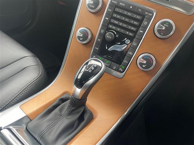 ボルボ ＸＣ６０ Ｄ４　クラシック H29年 (東北) 99