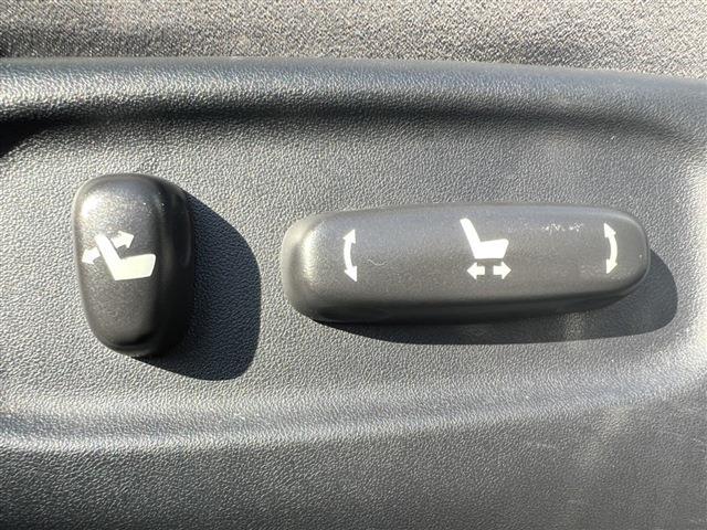 トヨタ アルファード　ハイブリッド ２．４ ＳＲ ４ＷＤ H24年 (関東) 99