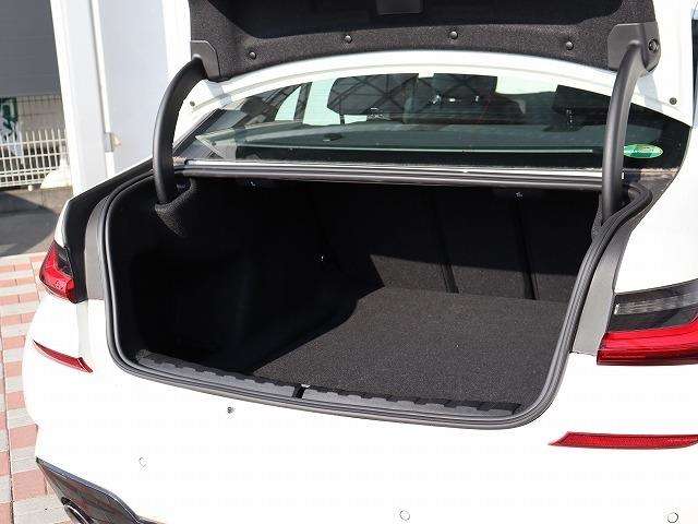 ＢＭＷ ３シリーズ ３１８ｉ　Ｍスポーツ R3年 (関東) 99