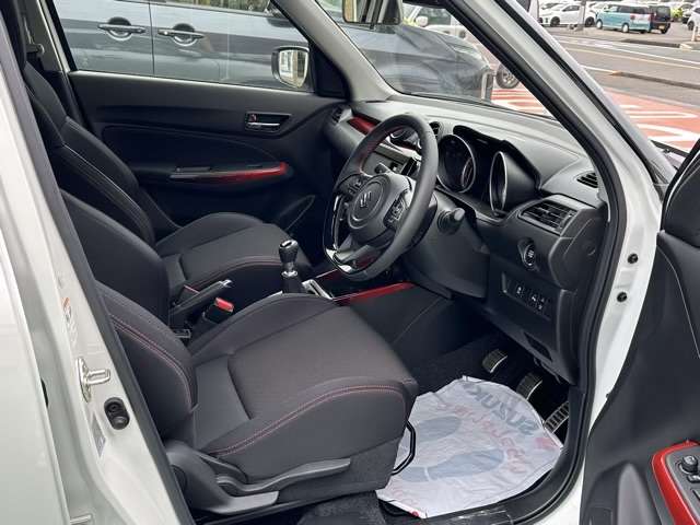 スズキ スイフト スポーツ １．４ R5年 (東海) 99