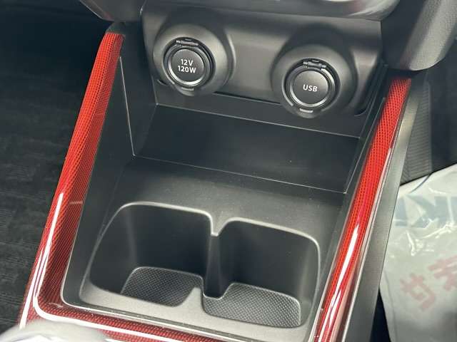 スズキ スイフト スポーツ １．４ R5年 (東海) 99