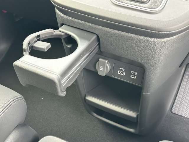 ホンダ ステップワゴン　ハイブリッド ２．０ Ｅ：ＨＥＶ スパーダ R5年 (東海) 99