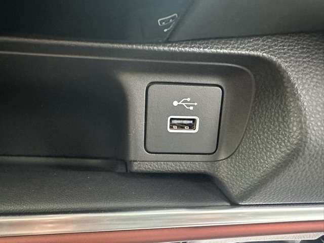 ホンダ ヴェゼル １．５ Ｅ：ＨＥＶ プレイ R6年 (東海) 99