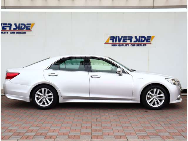 トヨタ クラウン　ハイブリッド ハイブリッド ２．５ Ｓ H26年 (関東) 99