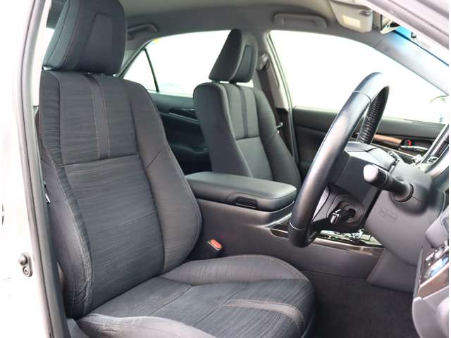 トヨタ クラウン　ハイブリッド ハイブリッド ２．５ Ｓ H26年 (関東) 99