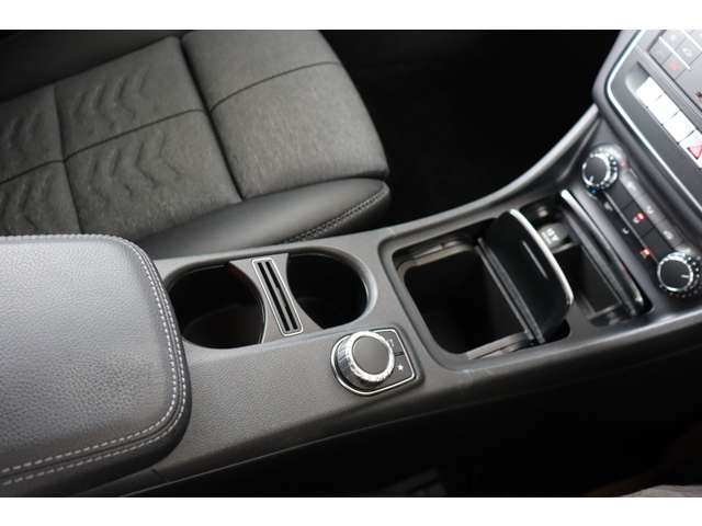 メルセデスベンツ ＧＬＡクラス ＧＬＡ１８０ R1年 (近畿) 99