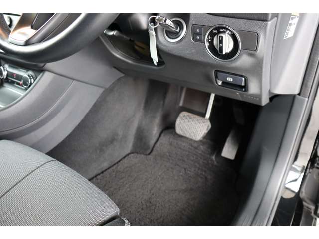 メルセデスベンツ ＧＬＡクラス ＧＬＡ１８０ R1年 (近畿) 99