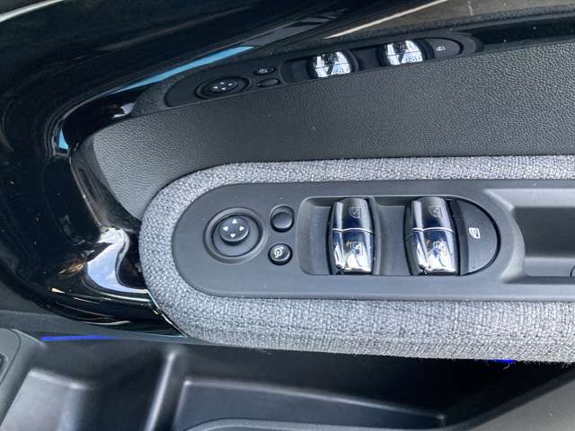 ミニ ミニクロスオーバー クーパー Ｄ R3年 (近畿) 99