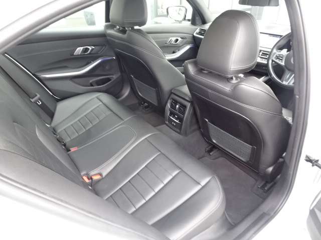 ＢＭＷ ３シリーズ ３２０Ｄ Ｘドライブ Ｍスポーツ ディーゼルターボ ４ＷＤ R4年 (近畿) 99