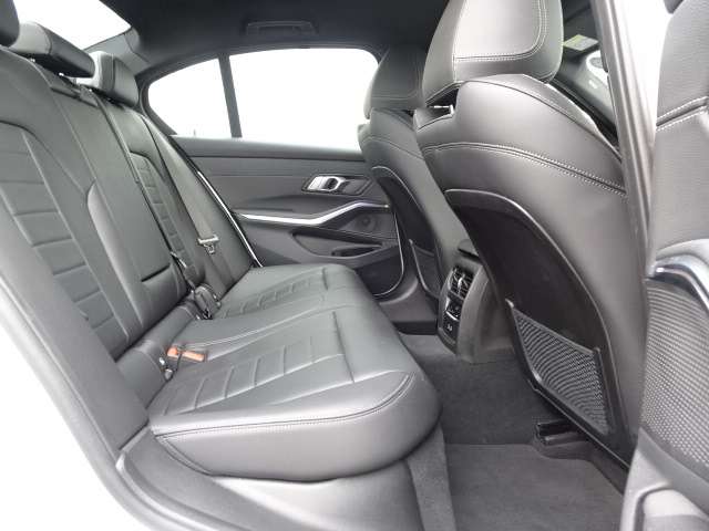 ＢＭＷ ３シリーズ ３２０Ｄ Ｘドライブ Ｍスポーツ ディーゼルターボ ４ＷＤ R4年 (近畿) 99