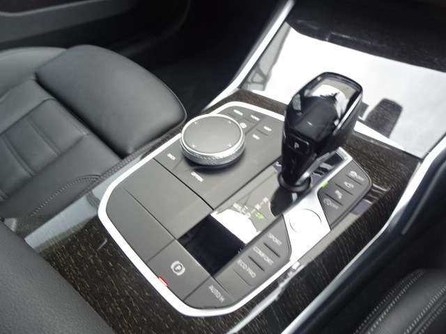 ＢＭＷ ３シリーズ ３２０Ｄ Ｘドライブ Ｍスポーツ ディーゼルターボ ４ＷＤ R4年 (近畿) 99