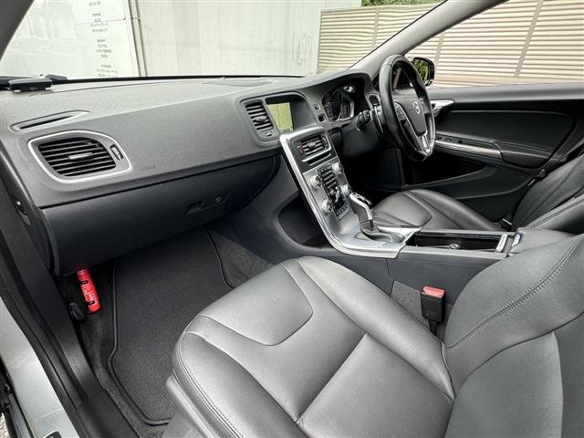 ボルボ Ｖ６０クロスカントリー Ｄ４ ＳＥ ディーゼルターボ H29年 (東北) 99