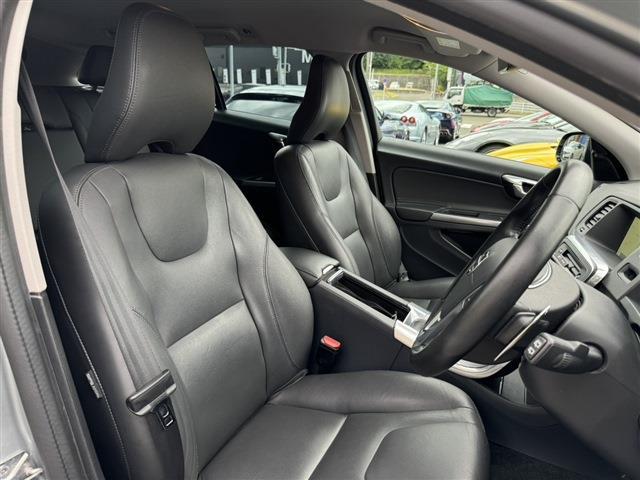 ボルボ Ｖ６０クロスカントリー Ｄ４ ＳＥ ディーゼルターボ H29年 (東北) 99