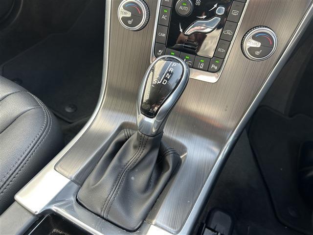 ボルボ ＸＣ６０ Ｄ４　ＳＥ H28年 (東北) 99