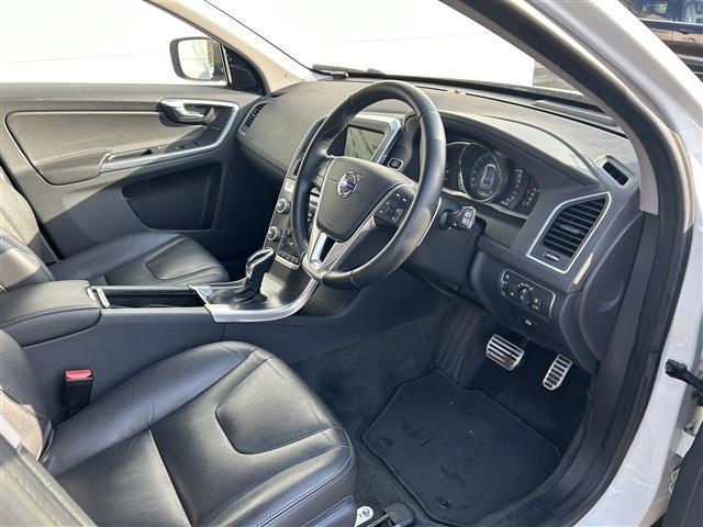 ボルボ ＸＣ６０ Ｄ４　ＳＥ H28年 (東北) 99
