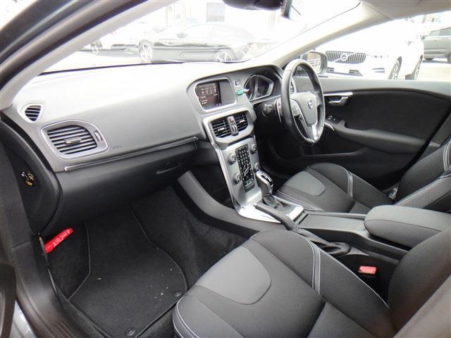 ボルボ Ｖ４０ Ｄ４ ダイナミック エディション ディーゼルターボ H29年 (東北) 99