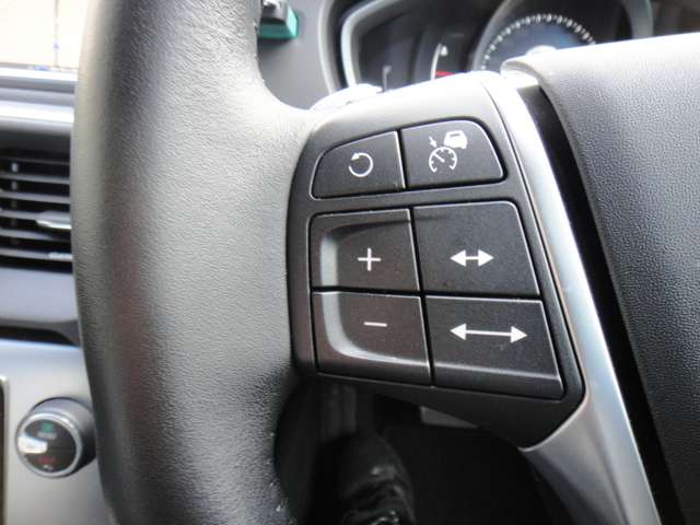 ボルボ Ｖ４０ Ｄ４ ダイナミック エディション ディーゼルターボ H29年 (東北) 99