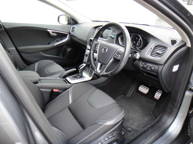 ボルボ Ｖ４０ Ｄ４ ダイナミック エディション ディーゼルターボ H29年 (東北) 99