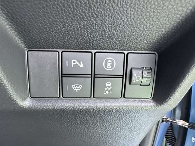 ホンダ フィット　ハイブリッド １．５ Ｅ：ＨＥＶ リュクス R4年 (東海) 99