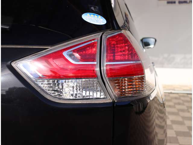 日産 エクストレイル ２．０ ２０Ｘ ブラック エクストリーマーＸ エマージェンシーブレーキ パッケージ ２列車 ４ＷＤ H28年 (関東) 99