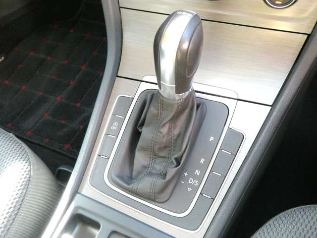 フォルクスワーゲン ゴルフ ＴＳＩ コンフォートライン デア・エアステ H25年 (関東) 99