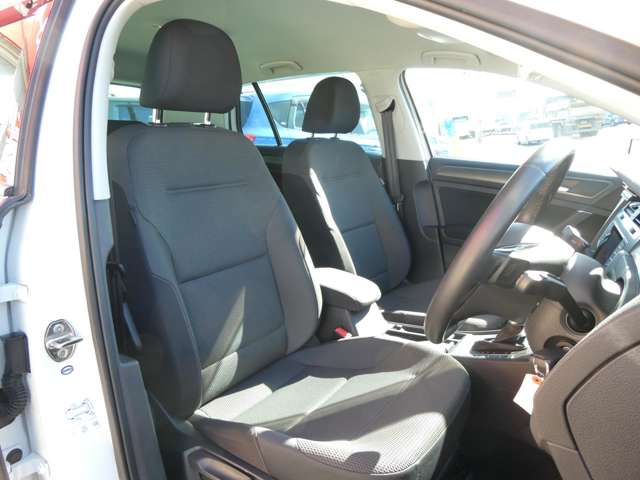 フォルクスワーゲン ゴルフ ＴＳＩ コンフォートライン デア・エアステ H25年 (関東) 99