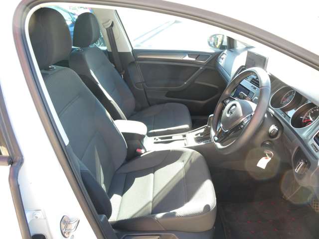 フォルクスワーゲン ゴルフ ＴＳＩ コンフォートライン デア・エアステ H25年 (関東) 99