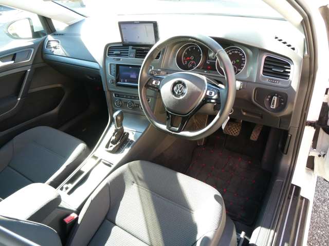 フォルクスワーゲン ゴルフ ＴＳＩ コンフォートライン デア・エアステ H25年 (関東) 99