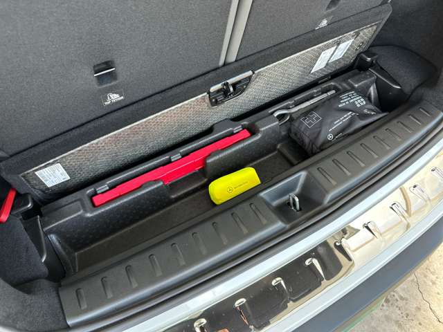 メルセデスベンツ ＥＱＢ ３５０ ４マチック ４ＷＤ R4年 (近畿) 99