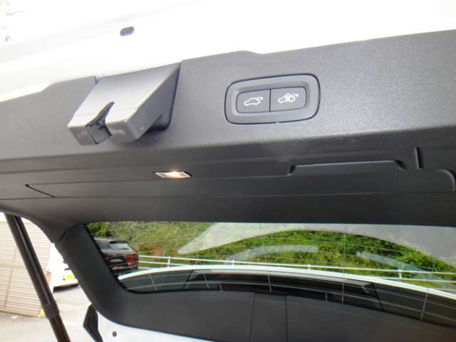 ボルボ Ｖ６０ リチャージ アルティメット Ｔ６ ＡＷＤ プラグイン ハイブリッド ４ＷＤ R5年 (東北) 99